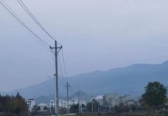 为什么10kV架空输电线路一般不架设避雷线?